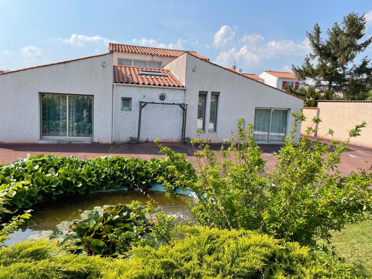 Les Pertuis Rochelais Bed & Breakfast Perigny  ภายนอก รูปภาพ